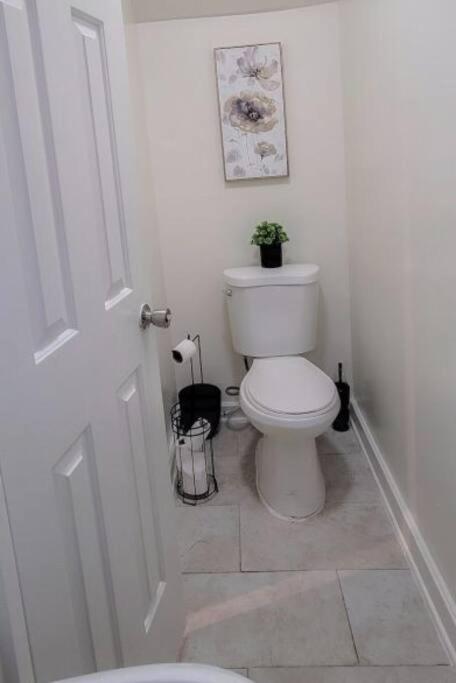 Great 2 Bedroom Condo,Free Parking,Easy Commute. Irvington Ngoại thất bức ảnh